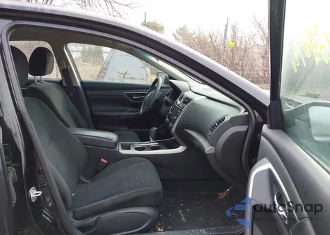 2015 Nissan Altima 2.5 S z USA, uszkodzony, nr VIN 1N4AL3AP5FC567911